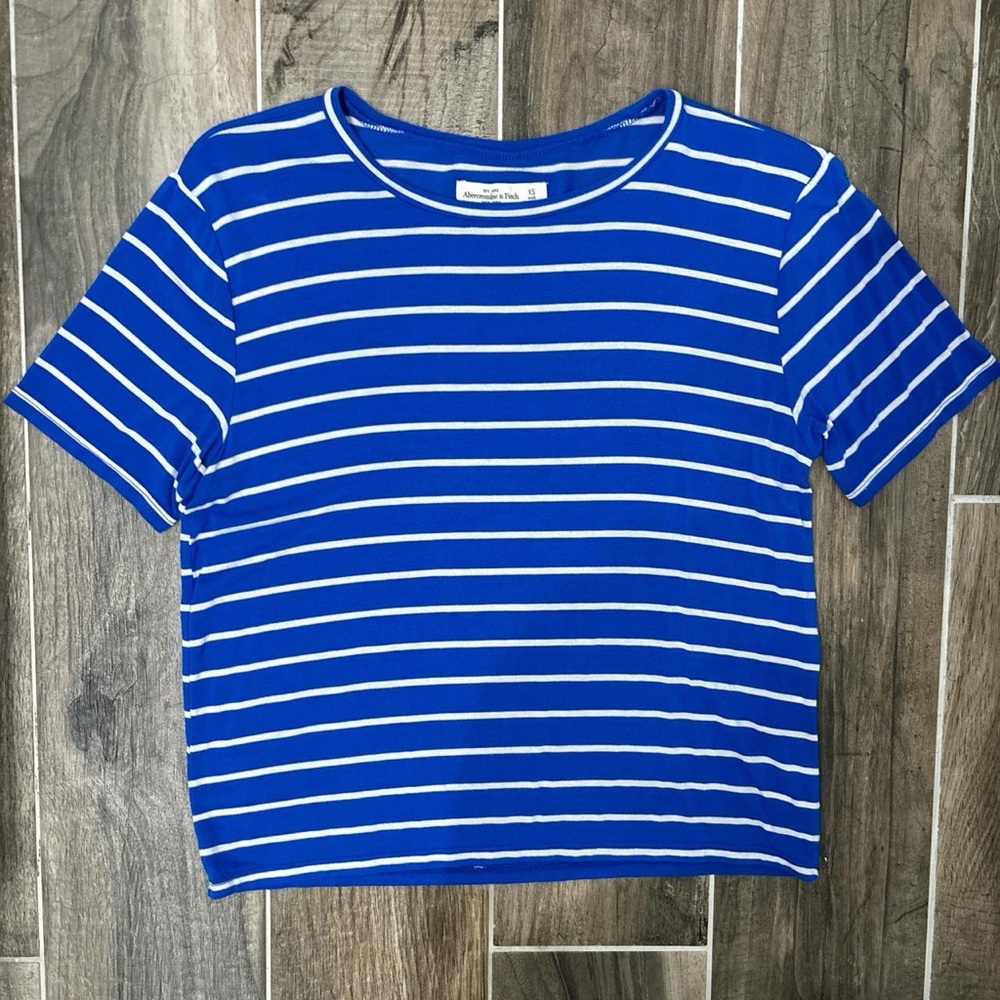 Bright blue and white striped basic crew neck tee